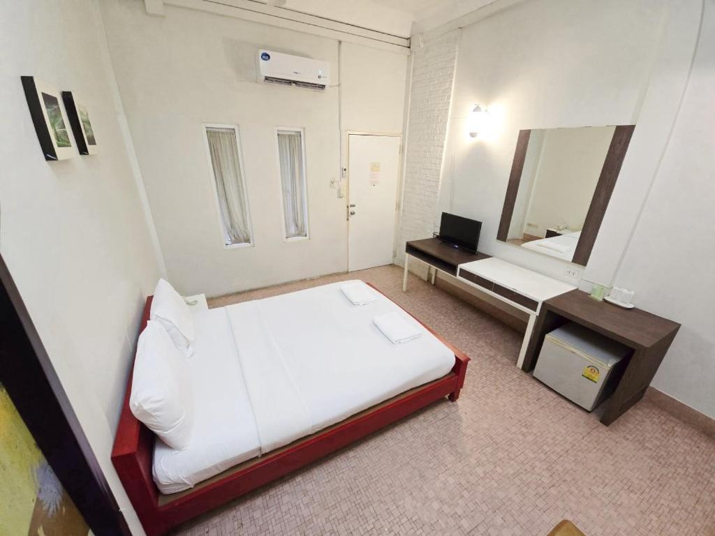 Rajata Hotel Bangkok Exteriör bild