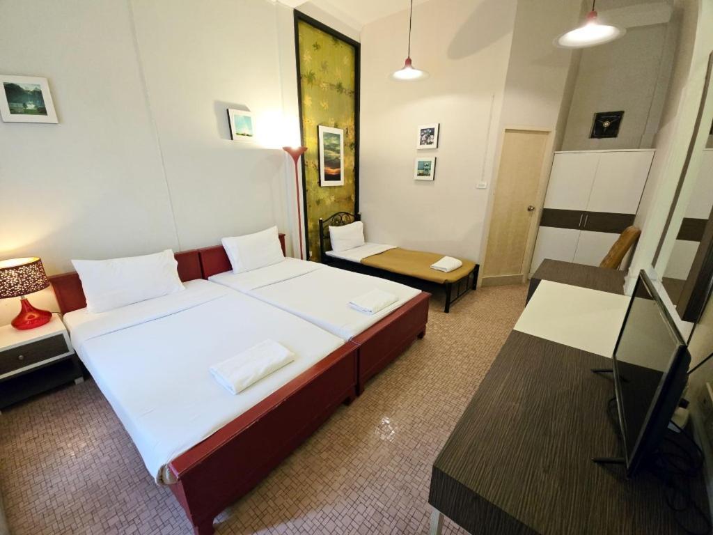 Rajata Hotel Bangkok Exteriör bild