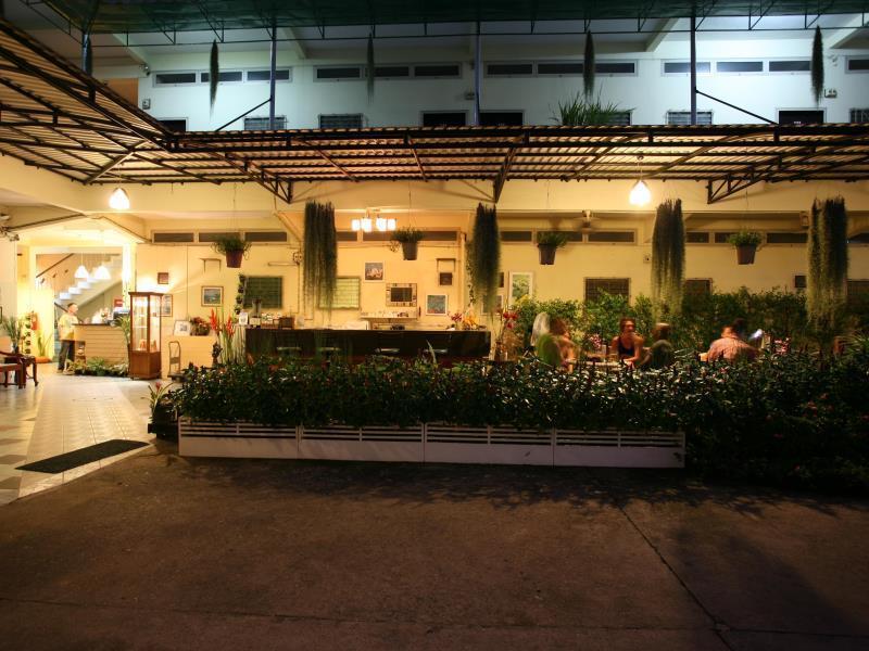 Rajata Hotel Bangkok Exteriör bild